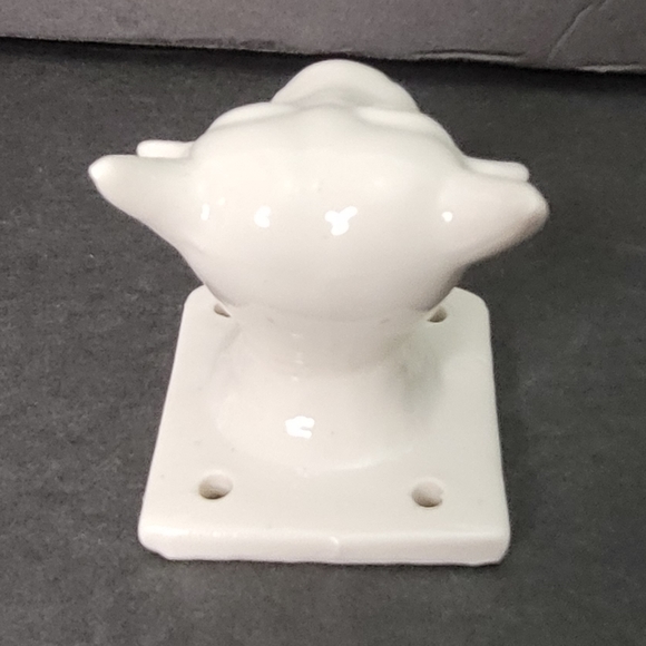 Small Ceramic Bull Cow Wall Mount Coat or Towel Holder - Picture 3 of 13